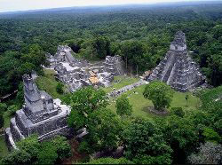 Amérique Centrale, Guatemala, Tikal, vue aerienne des pyaramides
