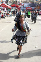 Danseuse de  Llamerada au carnaval d'Oruro