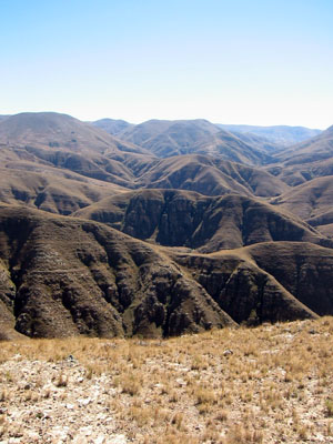Bolivia, Cochabamba, paisaje de montanas cerca de Sivingani