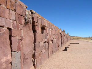 Bolivie, La Paz, Tiwanacu, mur d'enceinte