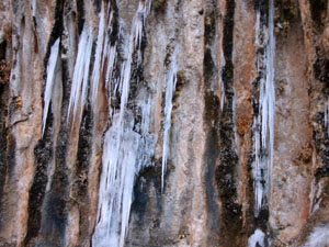usa, bryce canyon, paysage et stalactiques de glace