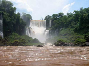 Argentine, vue générale des chutes d’Iguazu côté Argentine