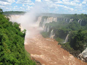 Brésil, Iguazu, vue d'ensemble de la garganta del diablo