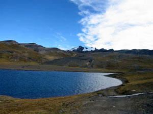 Bolivie, Camino del inca del choro, gros plan du lac de montagne de la cumbre de la paz