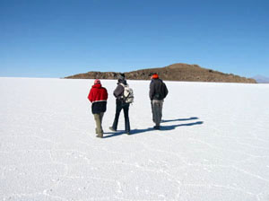 Bolivie, Salar d’Uyuni, marche sur le sel